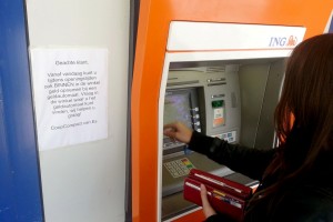 pinnen pinautomaat geld opnemen (Kopie)