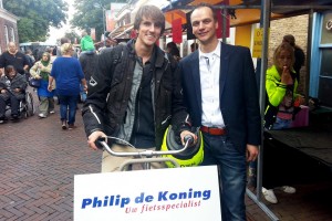 Peter Stam wint fiets op Havenfestival in Alblasserdam (Kopie)