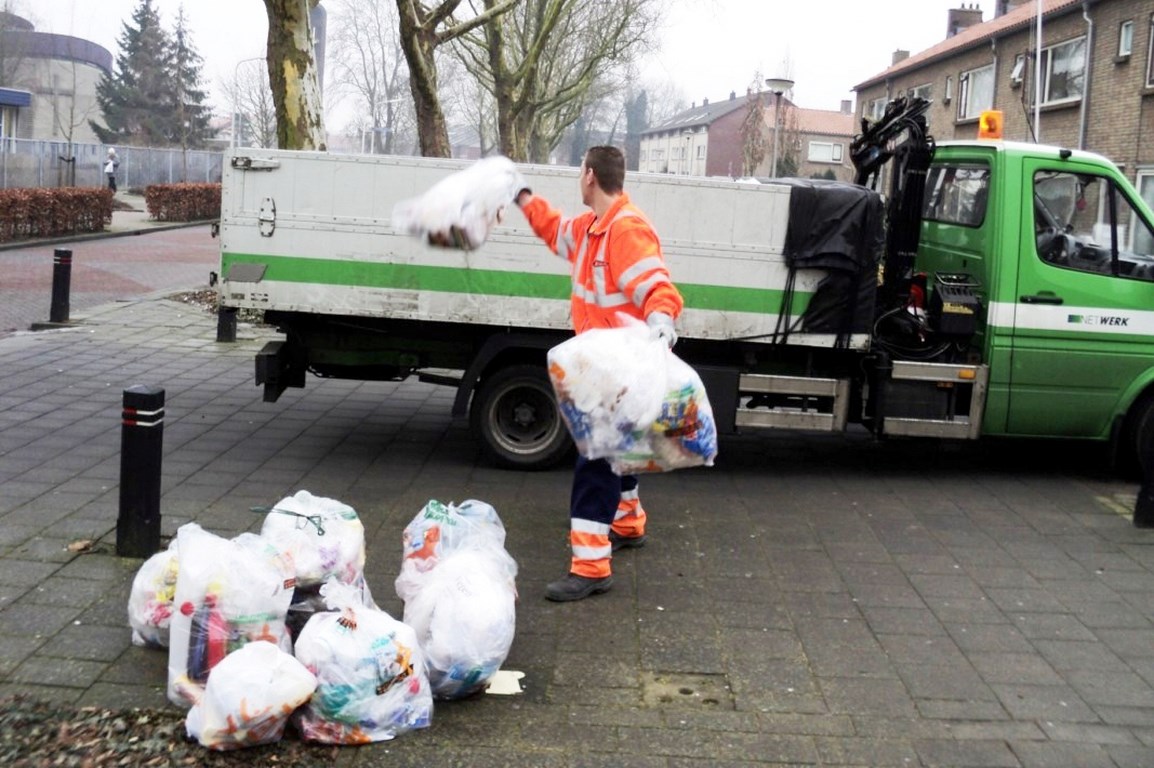 voor de hand liggend Monarchie nietig Plastic afval wordt weer huis-aan-huis opgehaald in Alblasserdam -  Alblasserdamsnieuws.nl