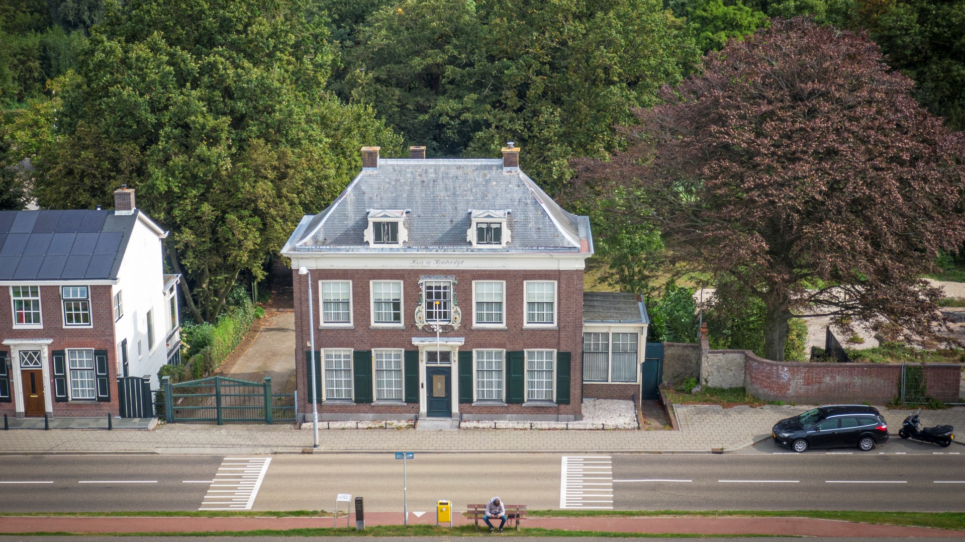 Draak Mogelijk Poort Huis te Kinderdijk en stuk park te koop aangeboden bij gemeente  Alblasserdam - Alblasserdamsnieuws.nl
